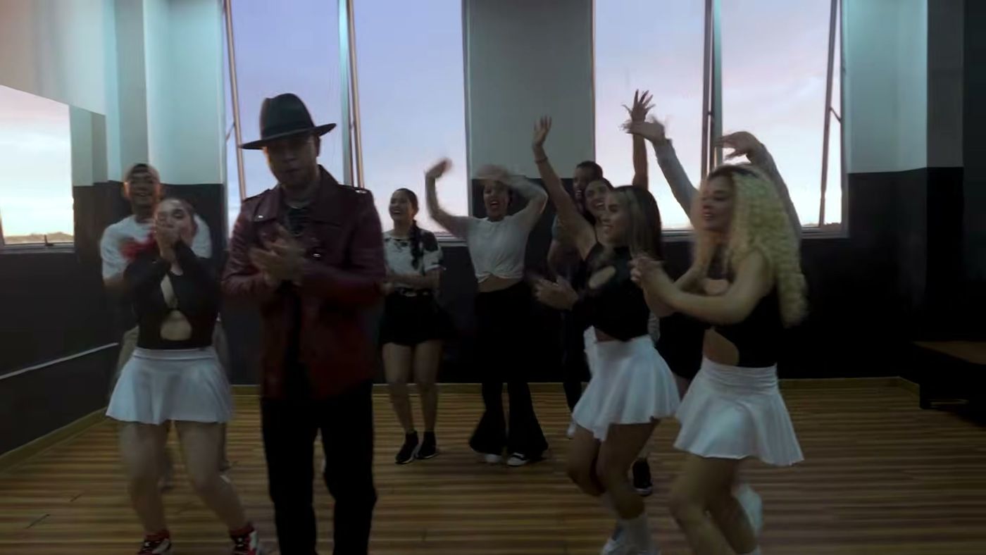 Escena de baile del videoclip
